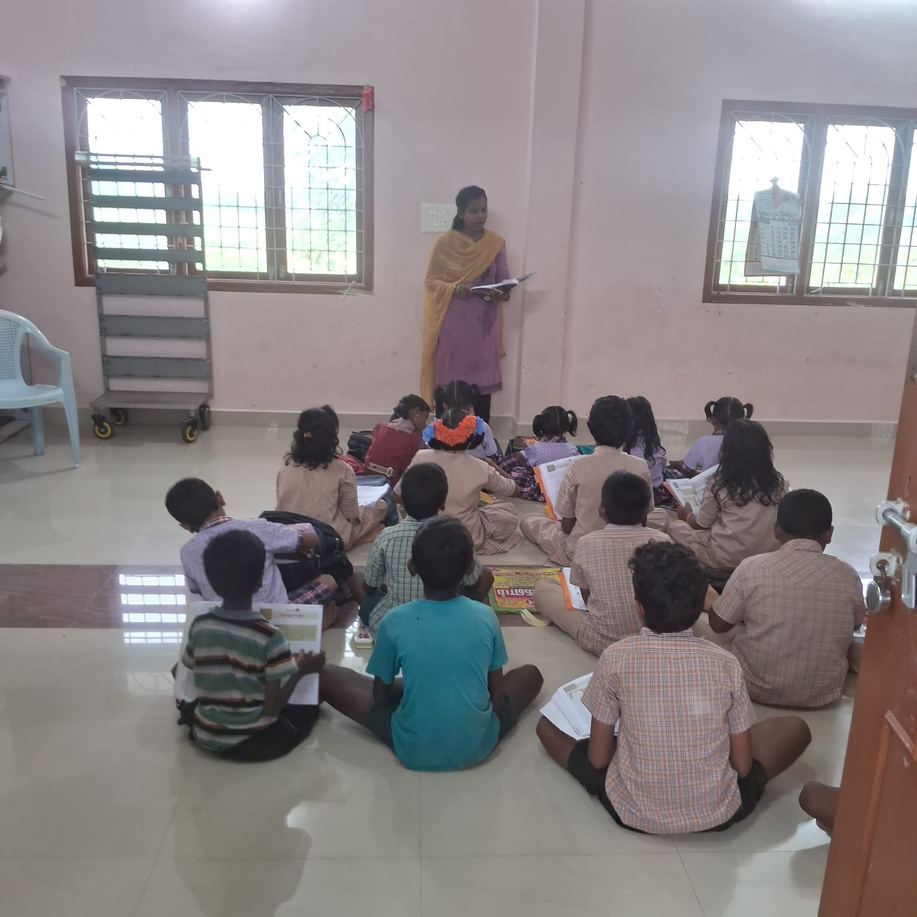Free Coaching Centre β presentation photograph 6
