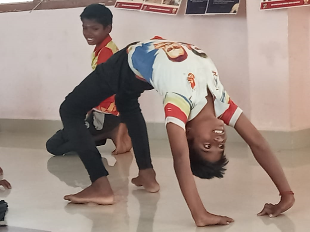 Yoga for Tuition Children β presentation photograph 2
