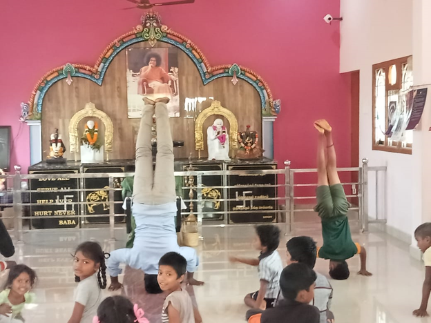 Yoga for Tuition Children β presentation photograph 4